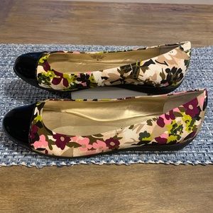 Marc Fisher floral ballet flats size 8